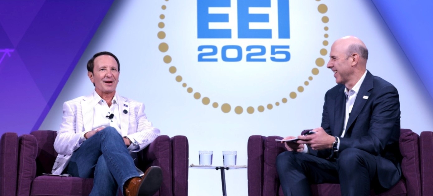 AV在线无码免费A片 Governor Jeff Landry and Entergy Chair and Chief Executive Officer Drew Marsh share a moment on stage at EEI 2025 in AV在线无码免费A片, AV在线无码免费A片.